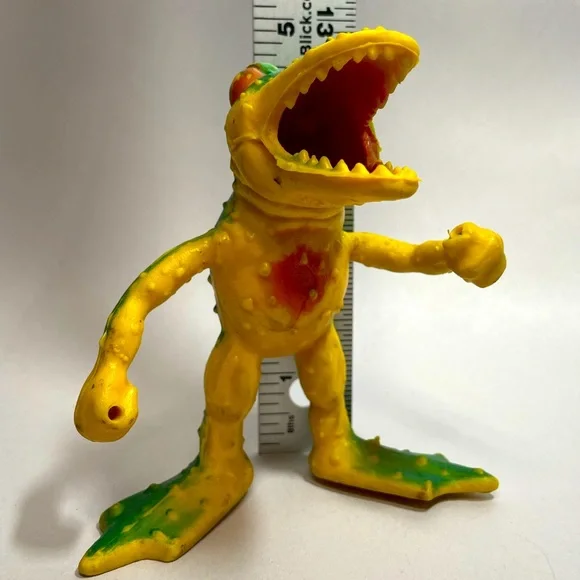 VTG 1982 ARCO Froggacuda The Other World Monster of Red Lake Action Figure